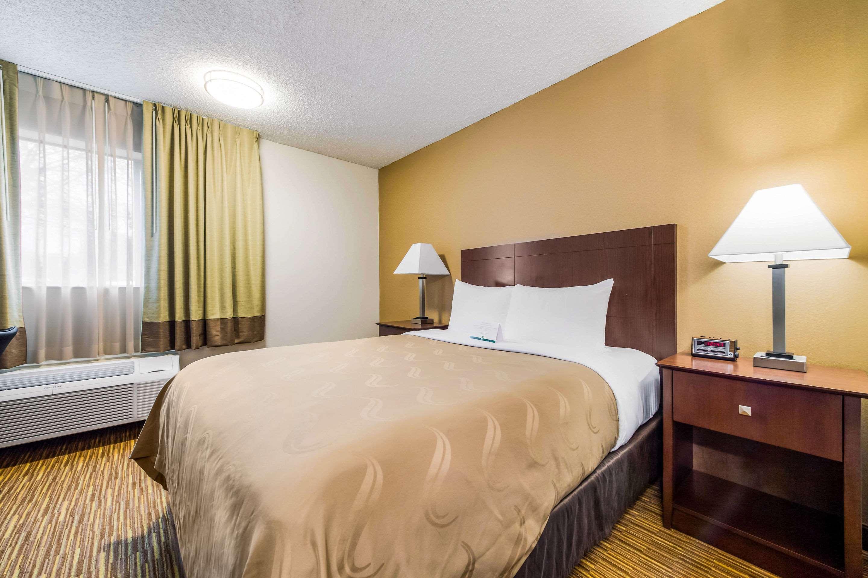 Quality Inn & Suites Lacey Olympia Buitenkant foto
